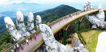 Giant Hands Bridge