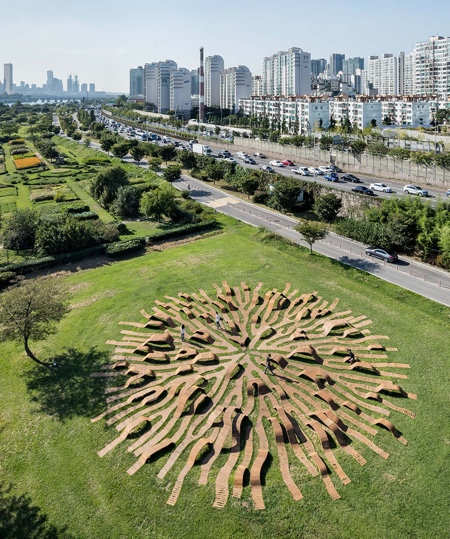 Yong Ju Lee Tree Root Bench