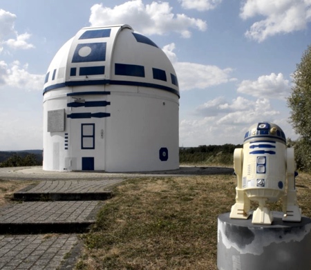 Star Wars R2-D2 Building