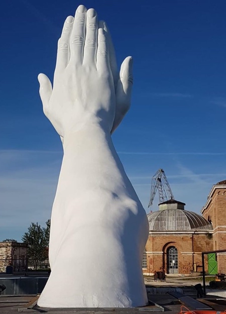 Lorenzo Quinn Giant Hands