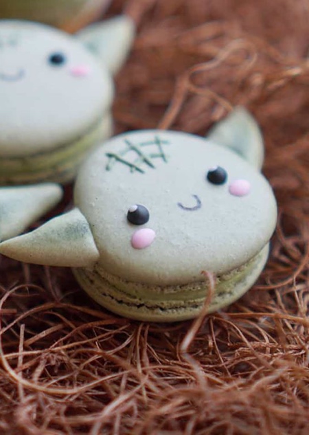 Baby Yoda Macaron