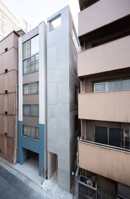 Skinny Building in Ginza Alley