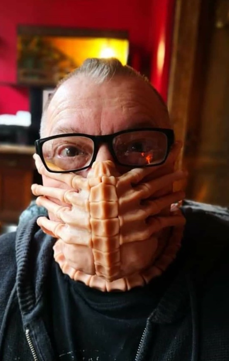 Facehugger Mask