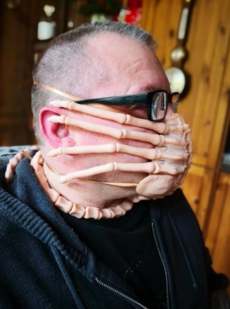 Facehugger Face Mask