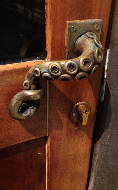 Octopus Hand Door Handle