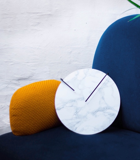 Jara Freund Floating Clock