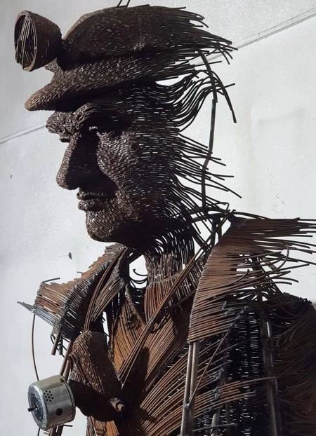 Darius Hulea Wire Sculpture