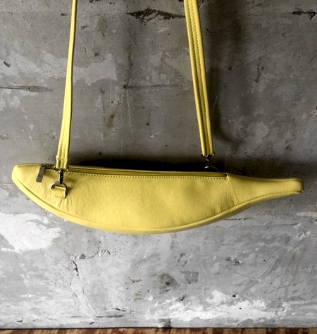 Krukrustudio Banana Purse