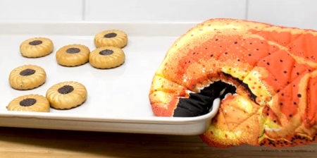 Lobster Claw Oven Mitts