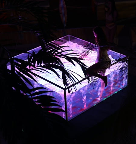 Glass LED Hot Tub