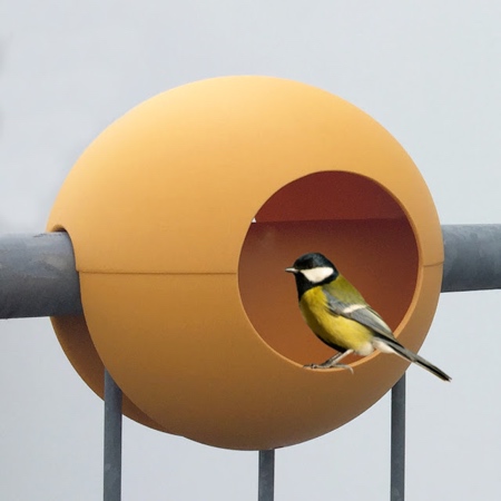 خانه ای بازیافتی برای پرنده ها 