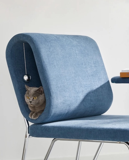 Zhe Gao Cat Lounge Chair
