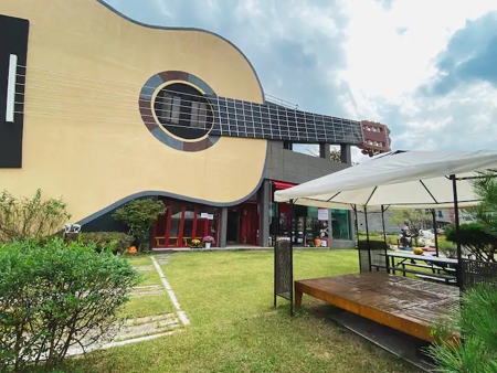 Guitar Shaped House in South Korea