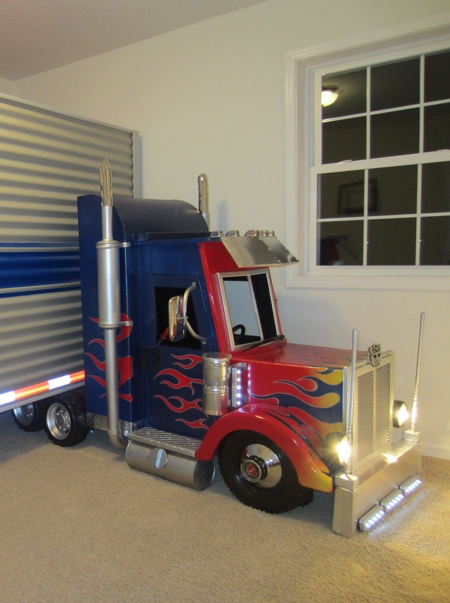 Optimus Prime Transformer Bed