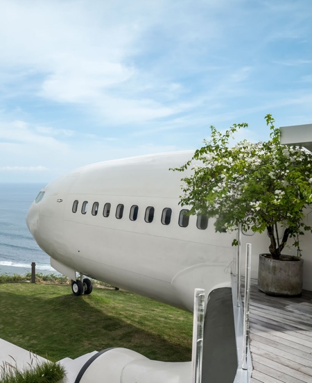 Private Jet Villa by Hanging Gardens