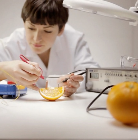 Tropicana Energie Naturelle Billboard Powered by Oranges