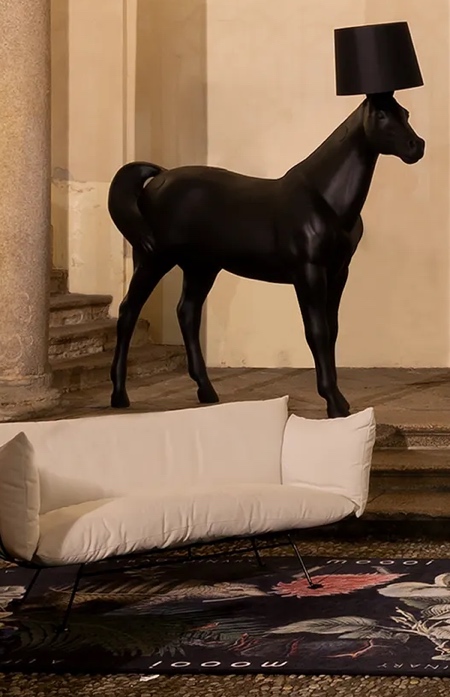 Moooi Horse Lamp