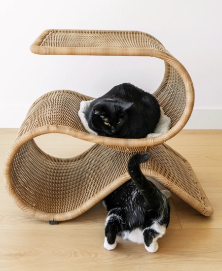 Snake Cat Table by MAU