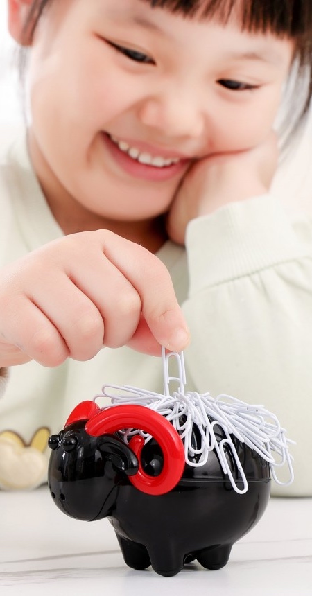 Xin Se Sheep Paper Clip Holder