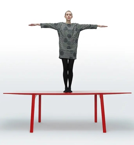LAYER Design Ripple Table LAYER Design Ripple Table